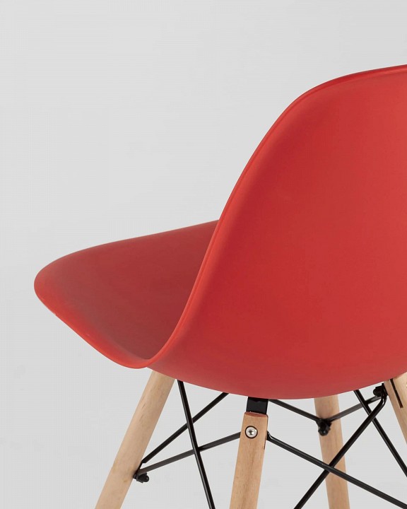 Набор из 4 стульев Eames Набор из 4 стульев Eames