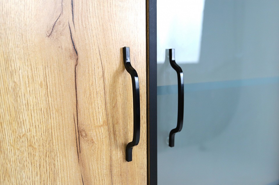 Шкаф-витрина Виртон-21