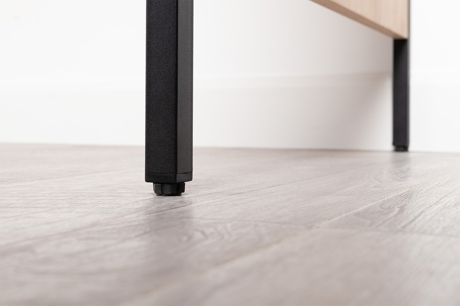 Стол письменный Брюс 12.157 Battle rock FSC Santiago, Ель карпатская, Черный