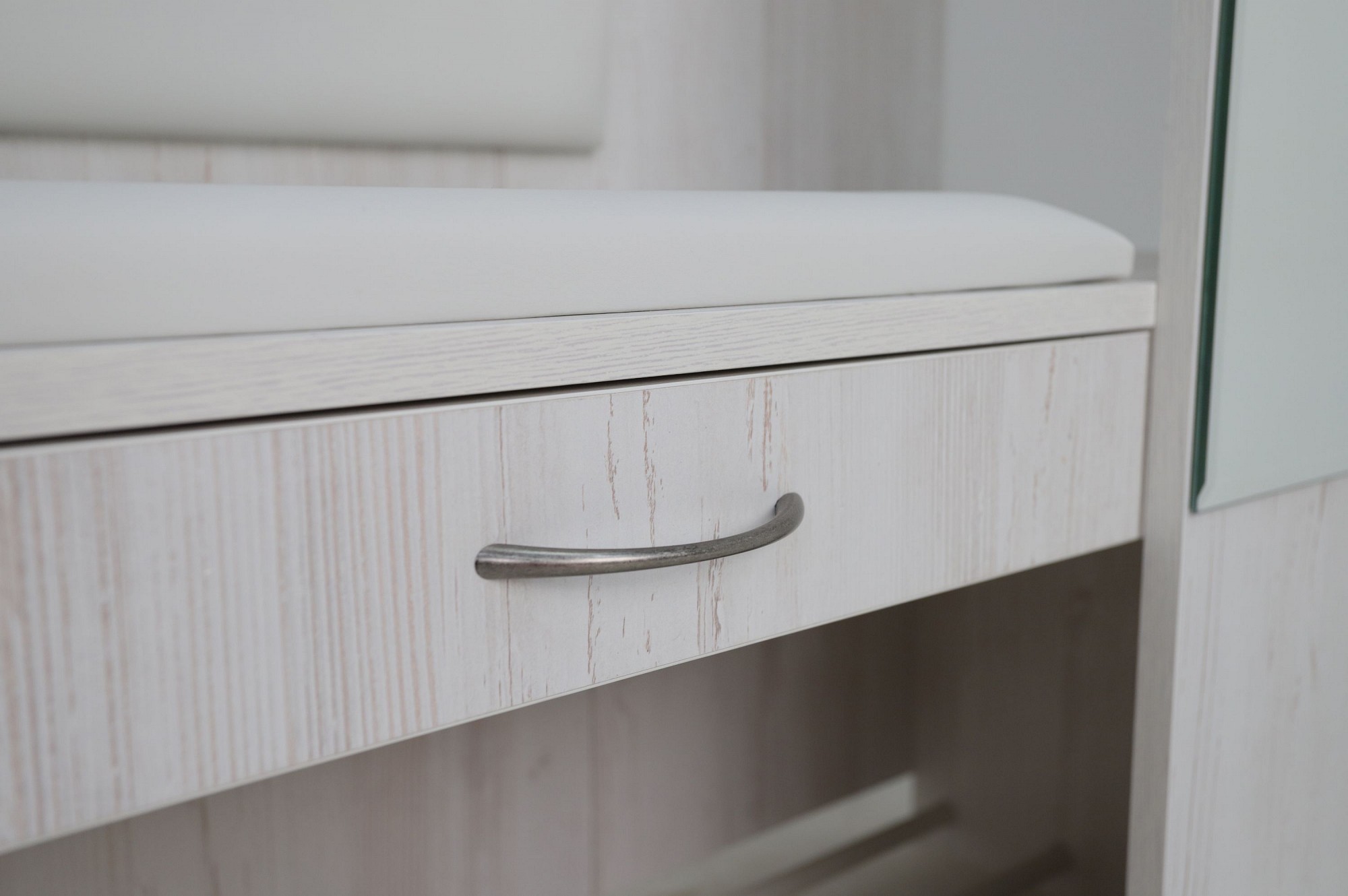 Вешалка с тумбой Ольга