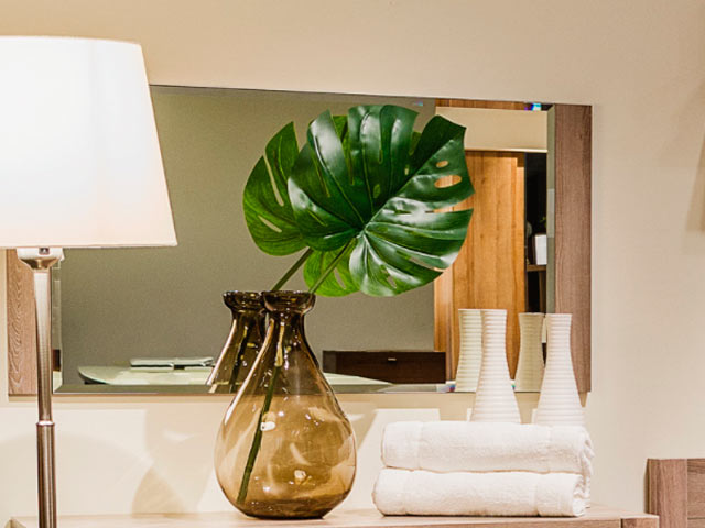 Зеркало навесное Афина А9, ясень